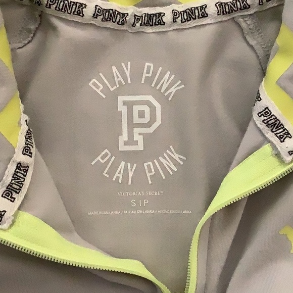 VS PINK Pullover Size S - Picture 3 of 6